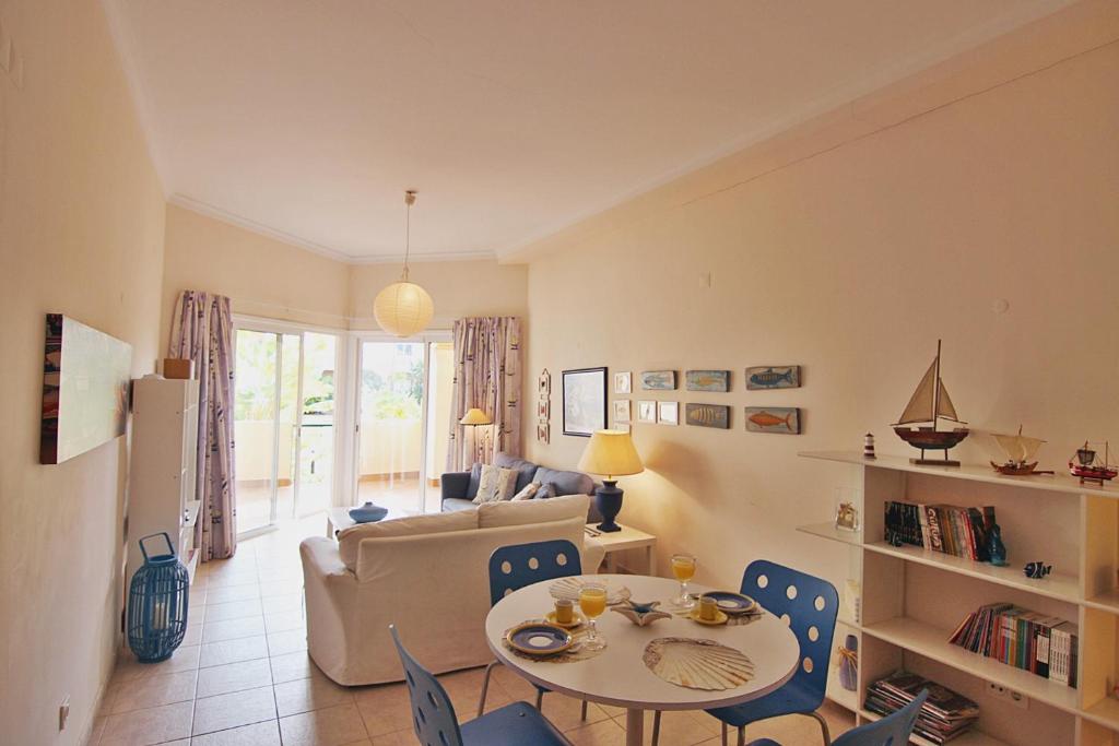 Los Arcos Apartment I room 2