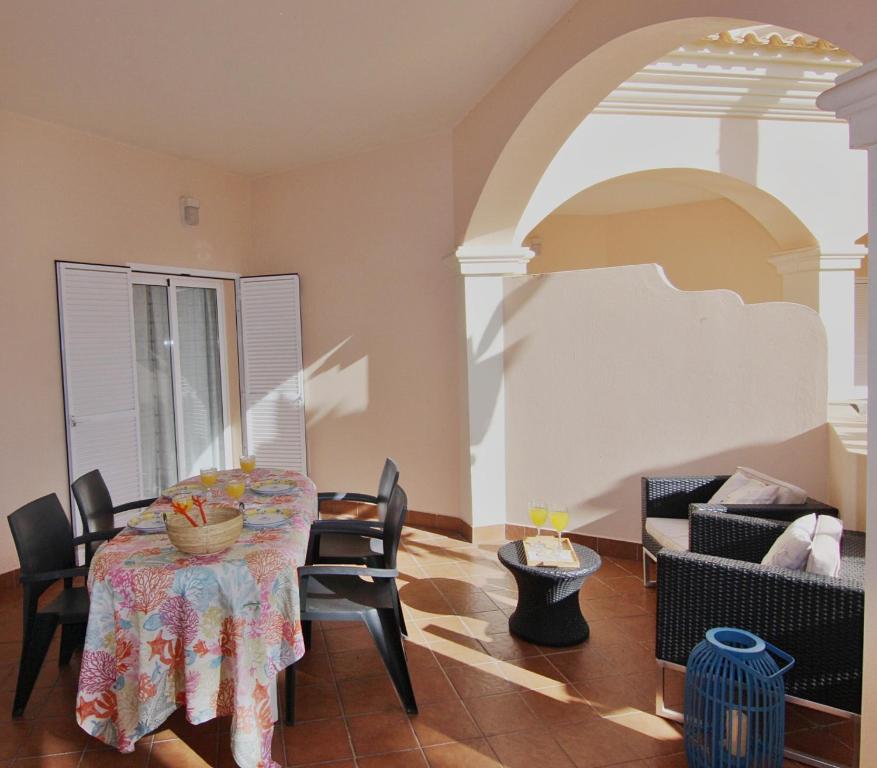 Los Arcos Apartment I room 5